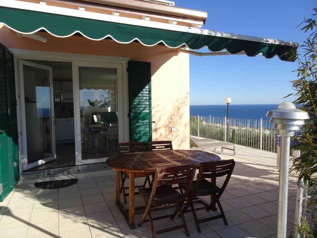 Villetta Sole Mare 산토스테파노알마레 외부 사진