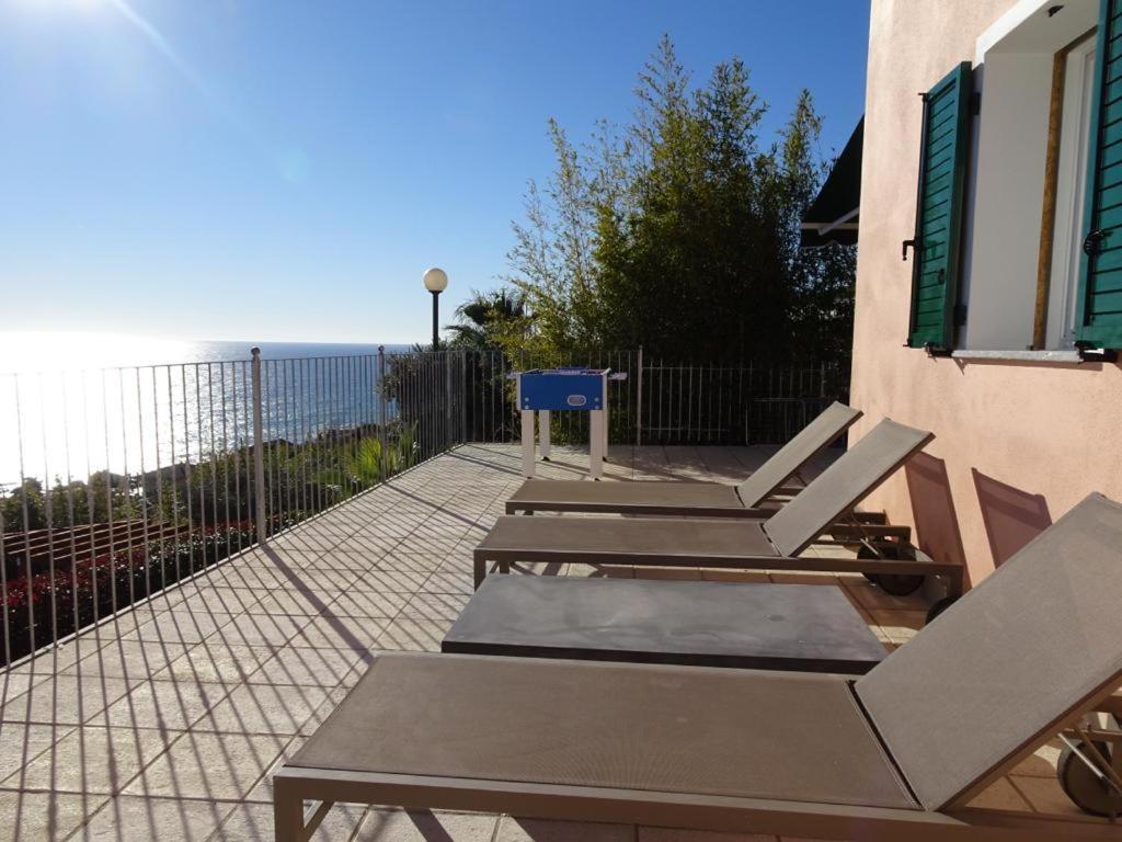 Villetta Sole Mare 산토스테파노알마레 외부 사진
