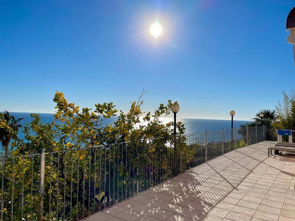 Villetta Sole Mare 산토스테파노알마레 외부 사진